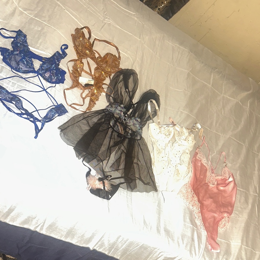 Nwt VS Assorted Lingerie bundle